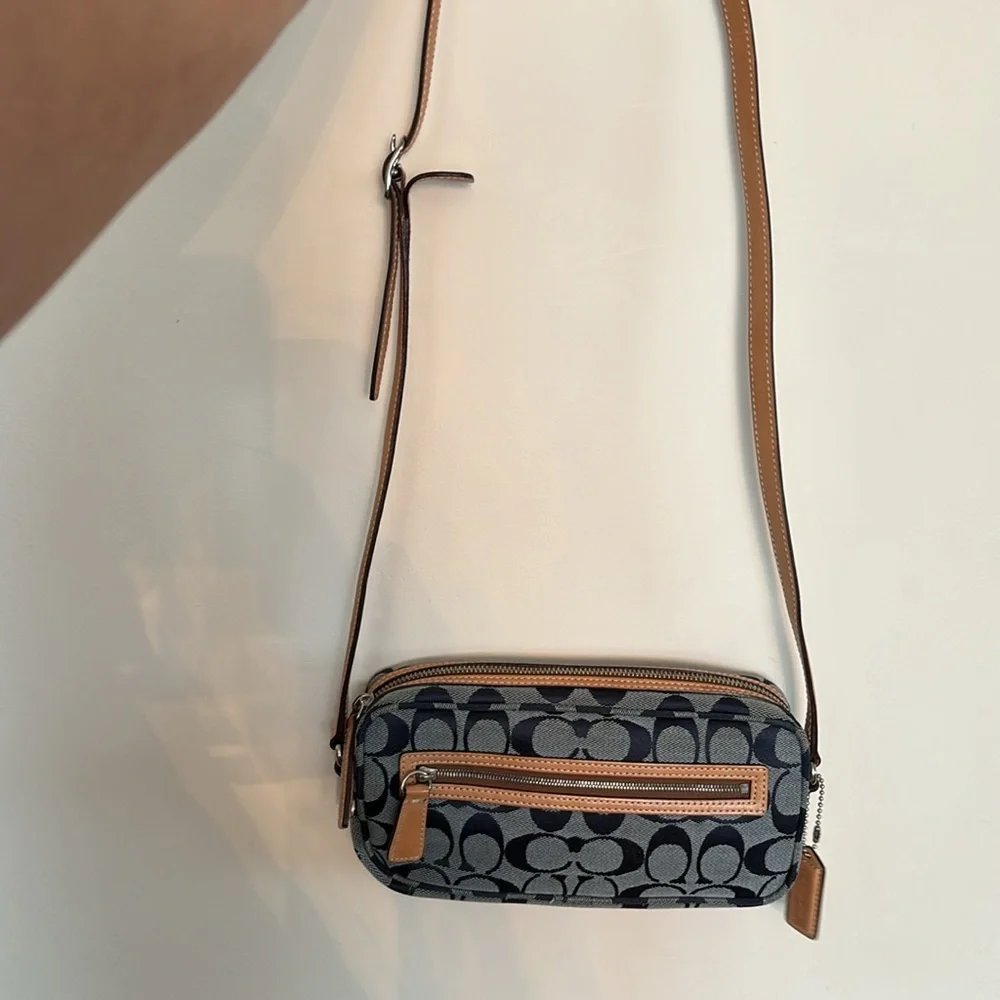 Coach honey wedge size 8 and matching cross-body purse combo - Picture 10 of 12